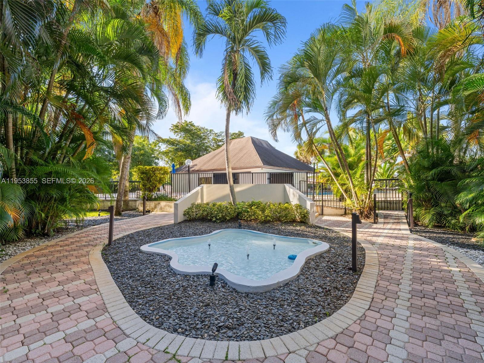 TOWERS OF KENDALE LAKES C - Residential