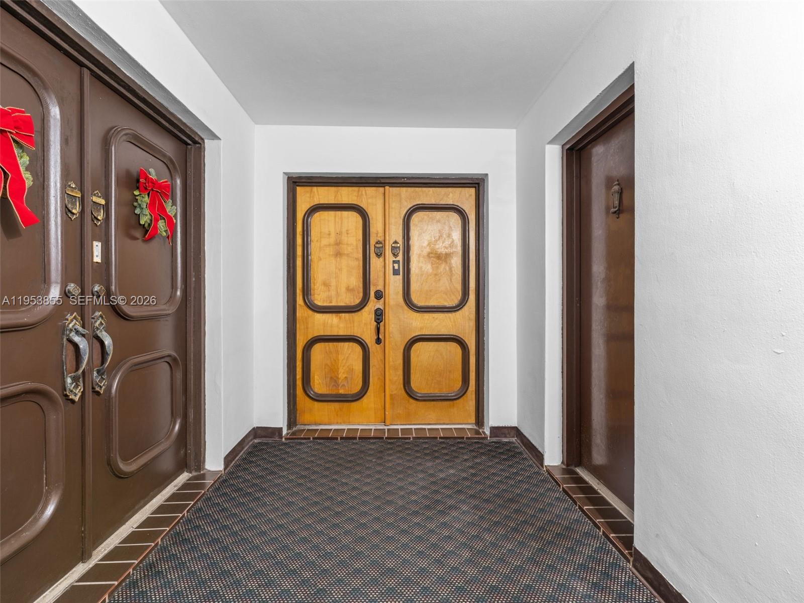 TOWERS OF KENDALE LAKES C - Residential