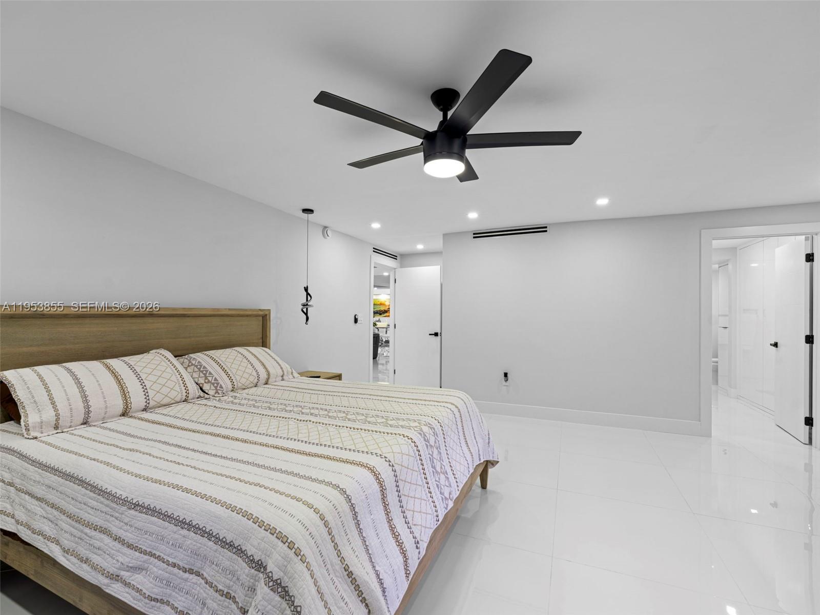 TOWERS OF KENDALE LAKES C - Residential