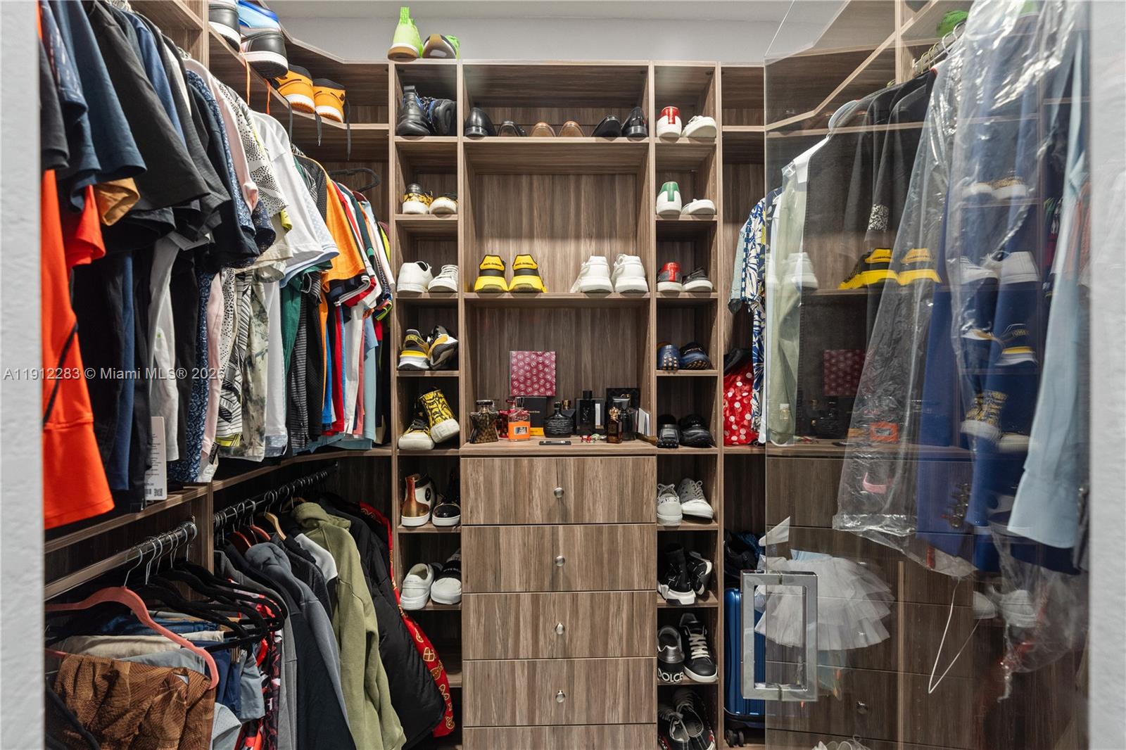 COCO PALM ESTATES - Residential