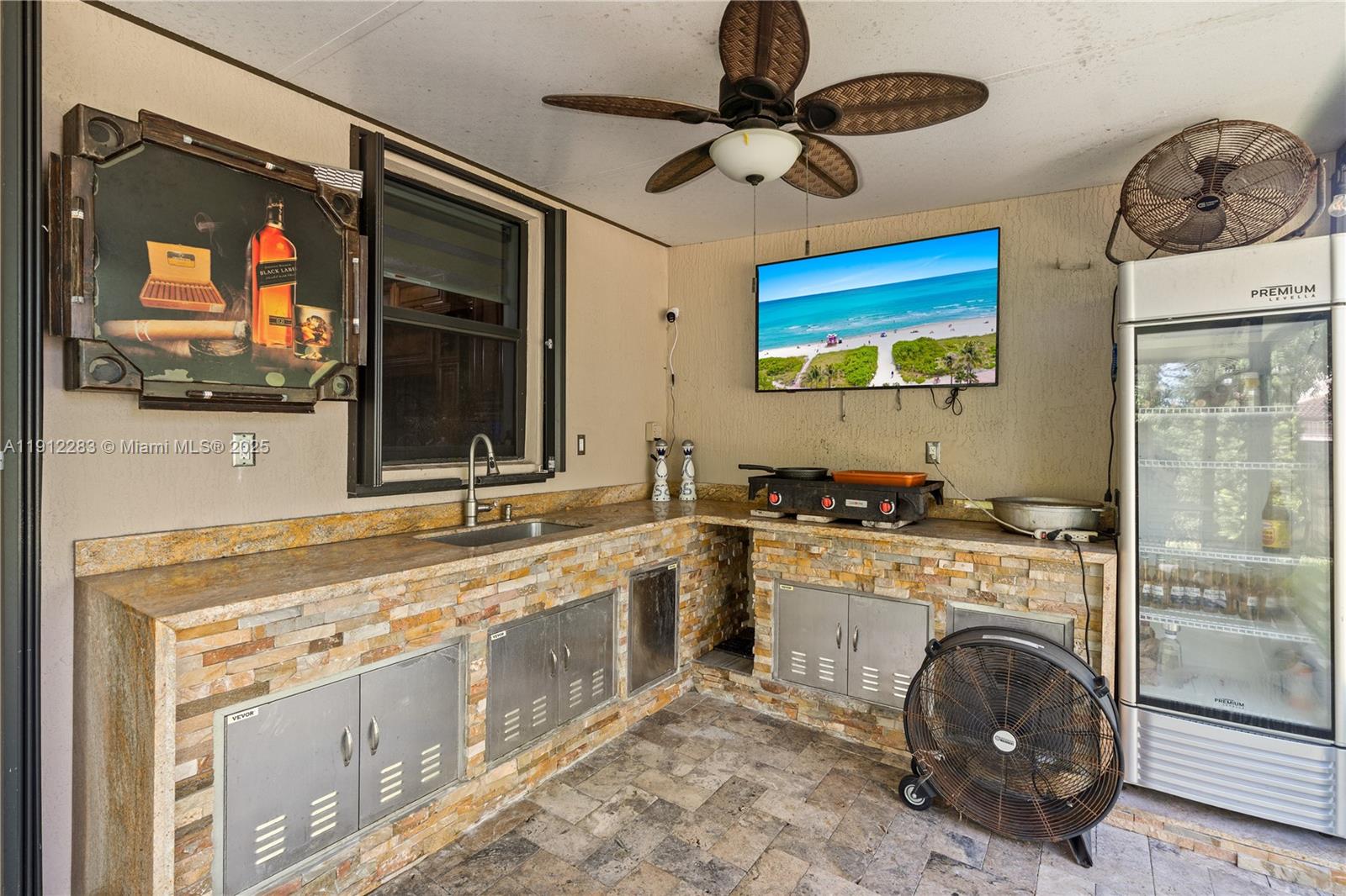 COCO PALM ESTATES - Residential