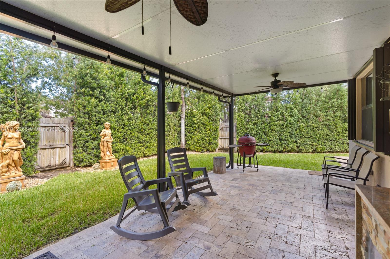 COCO PALM ESTATES - Residential