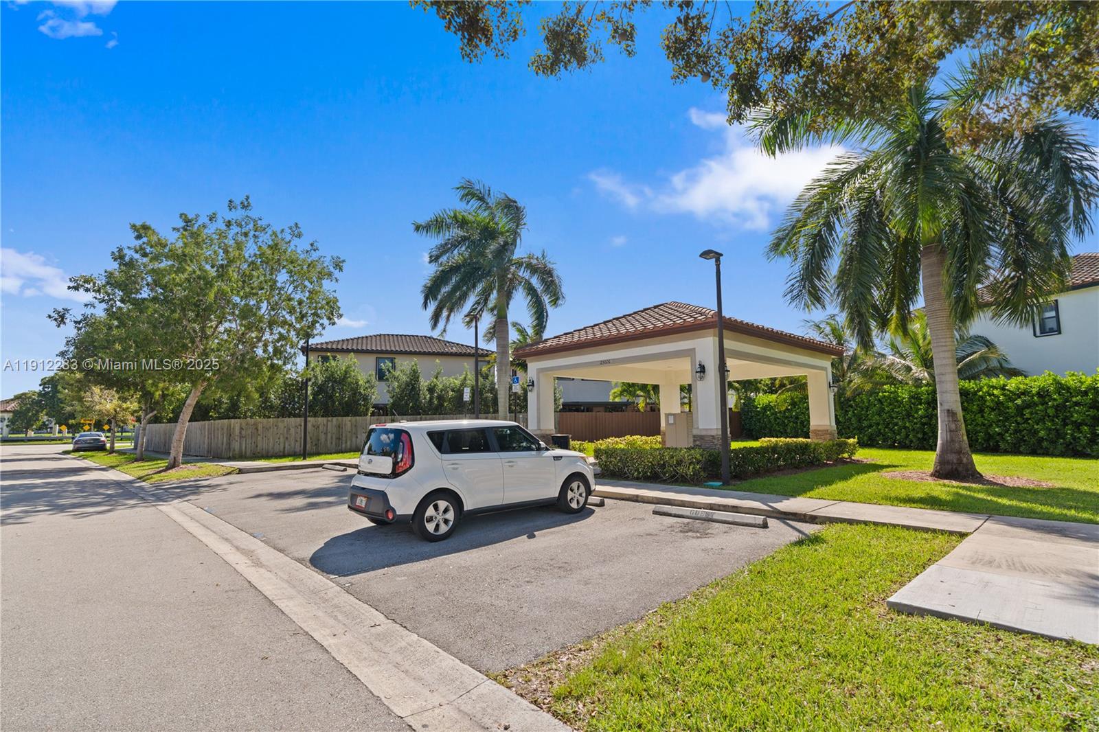 COCO PALM ESTATES - Residential