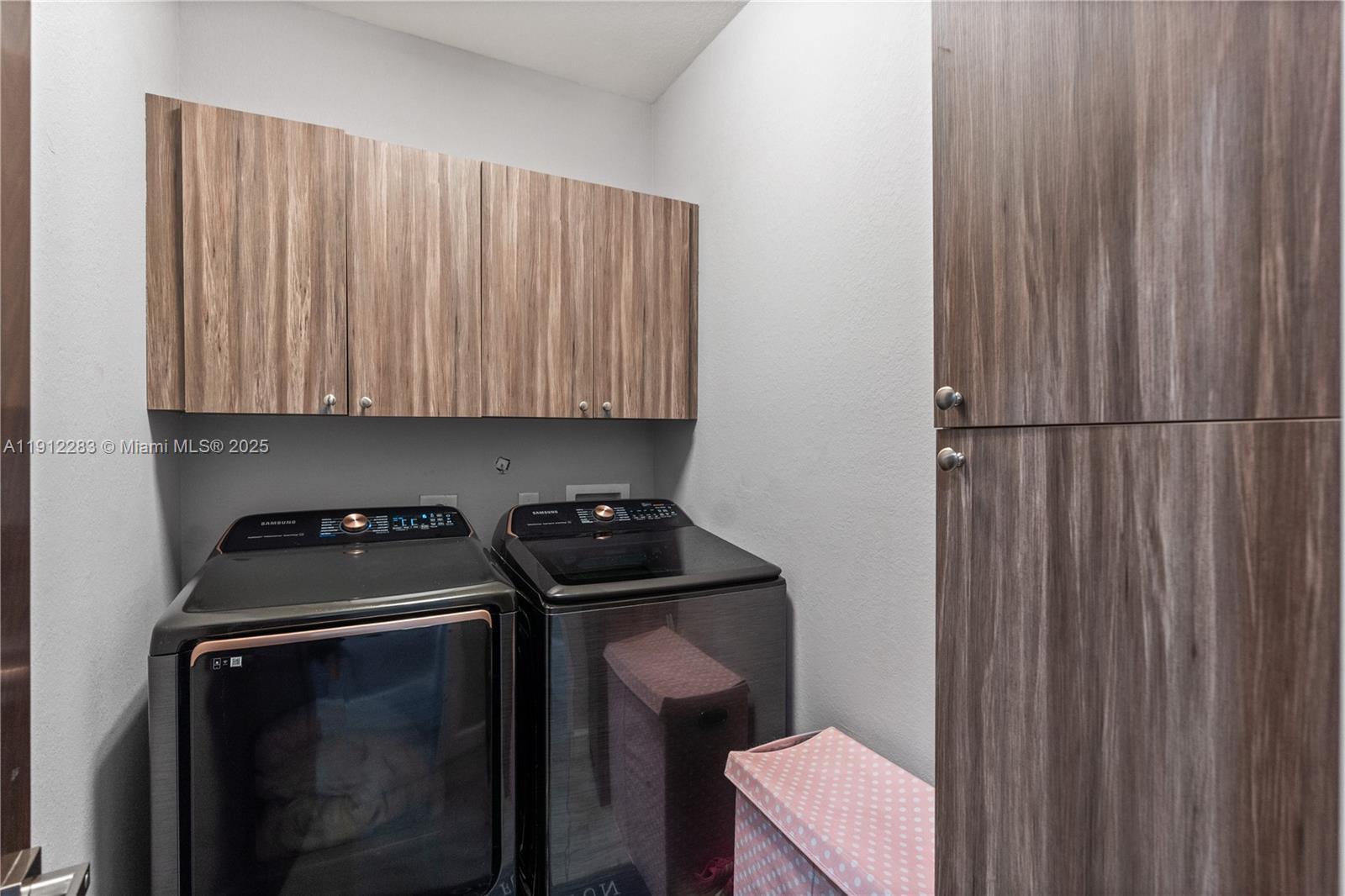 COCO PALM ESTATES - Residential