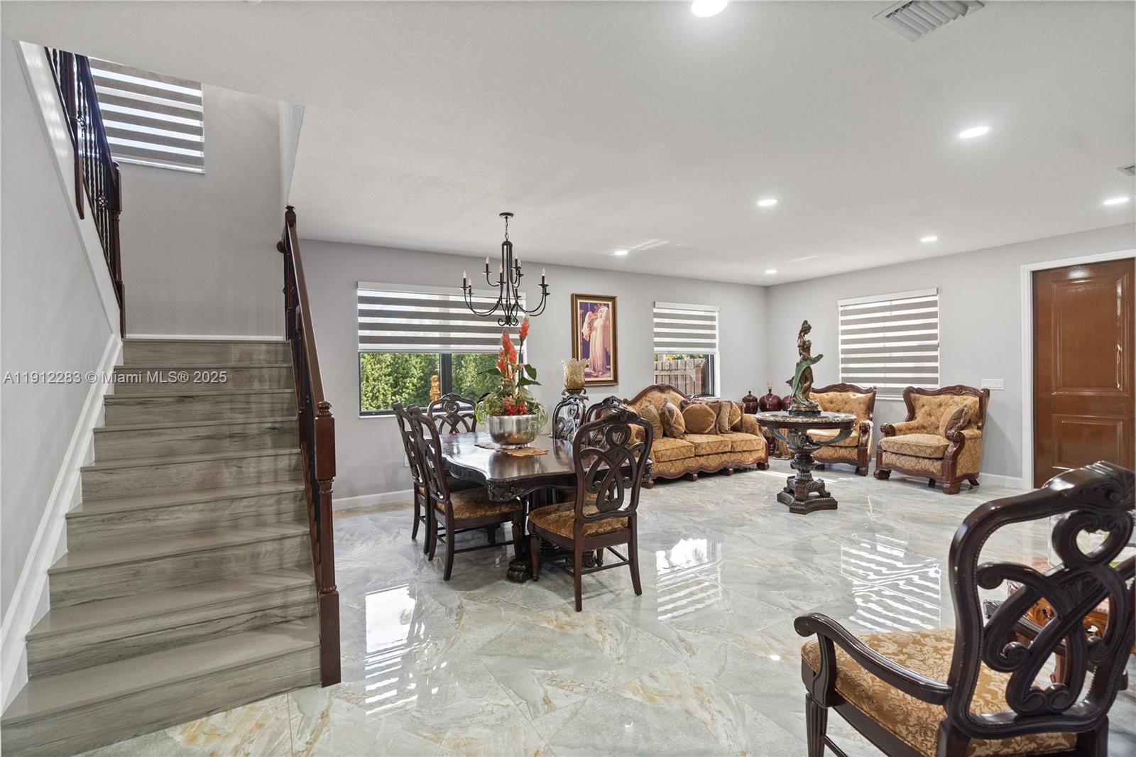 COCO PALM ESTATES - Residential