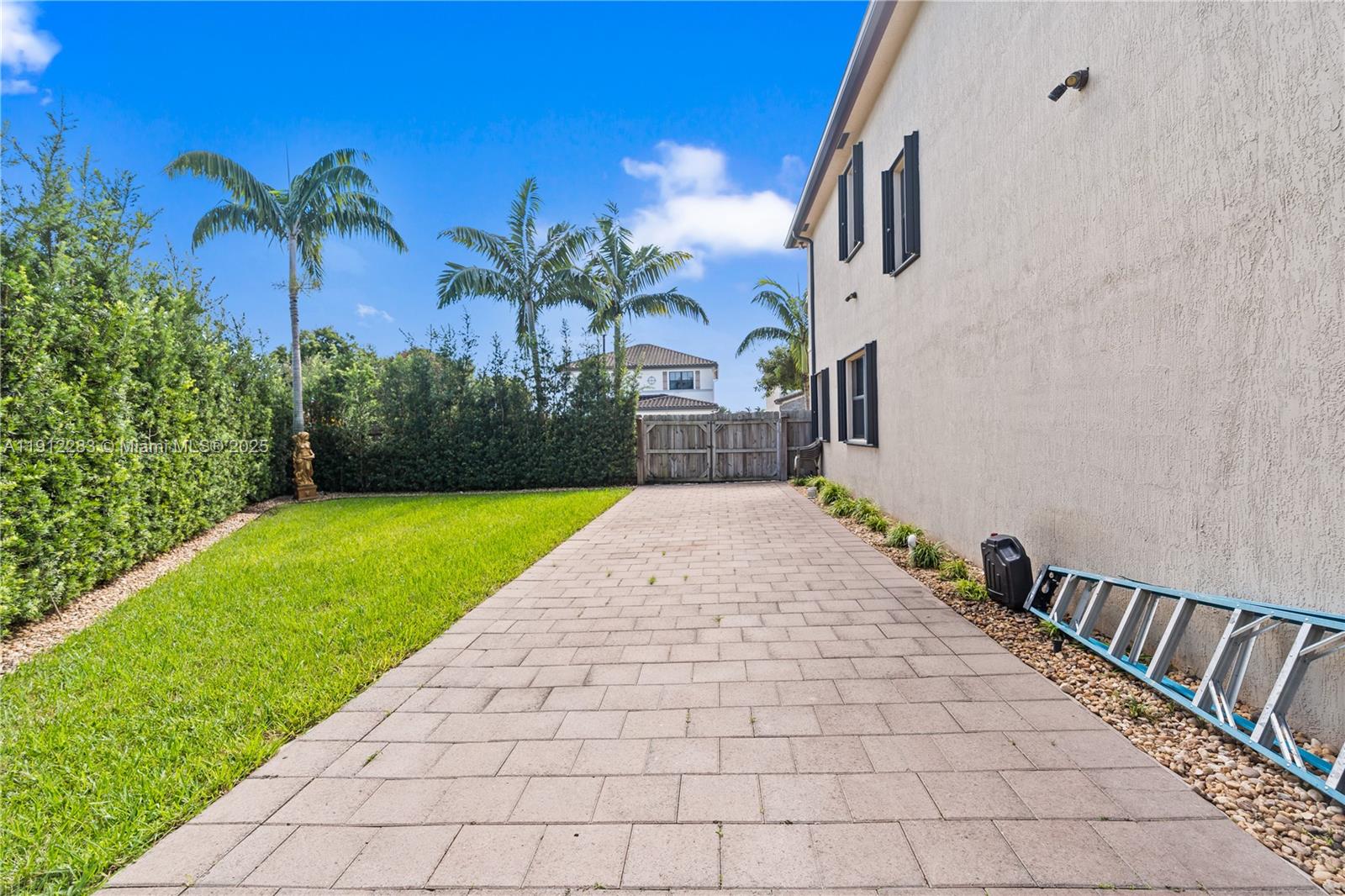 COCO PALM ESTATES - Residential