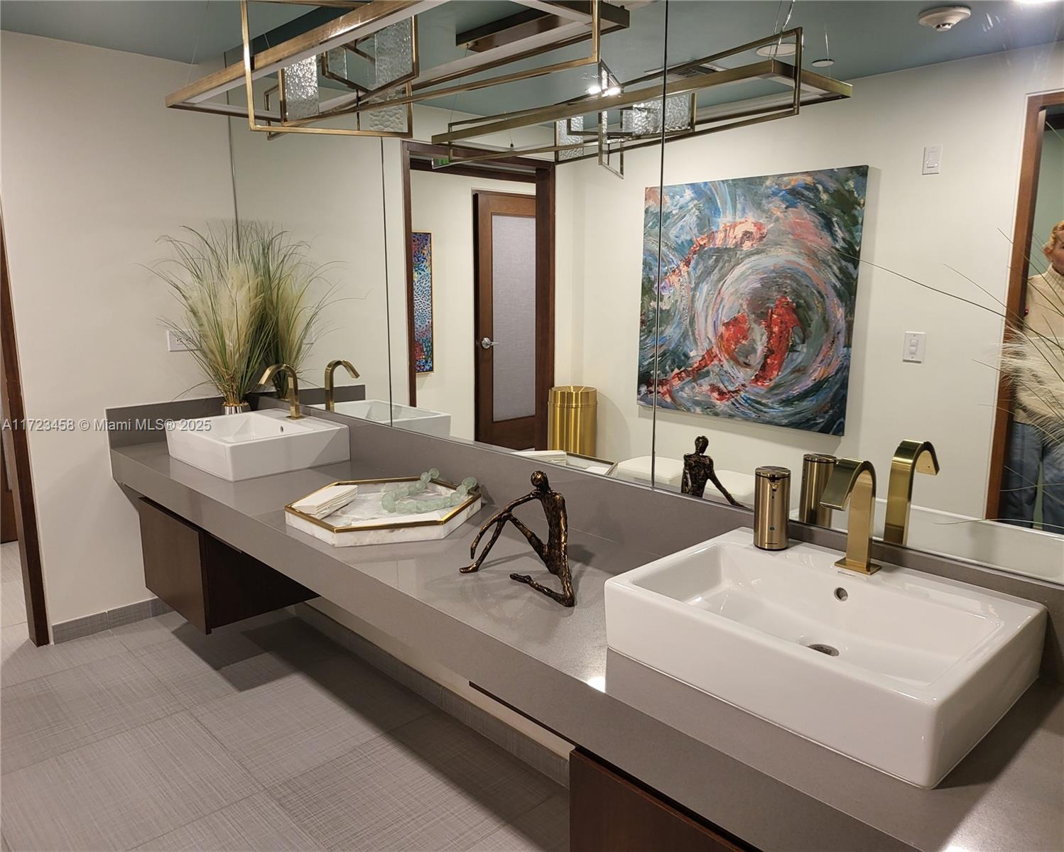 MEI CONDO - Residential