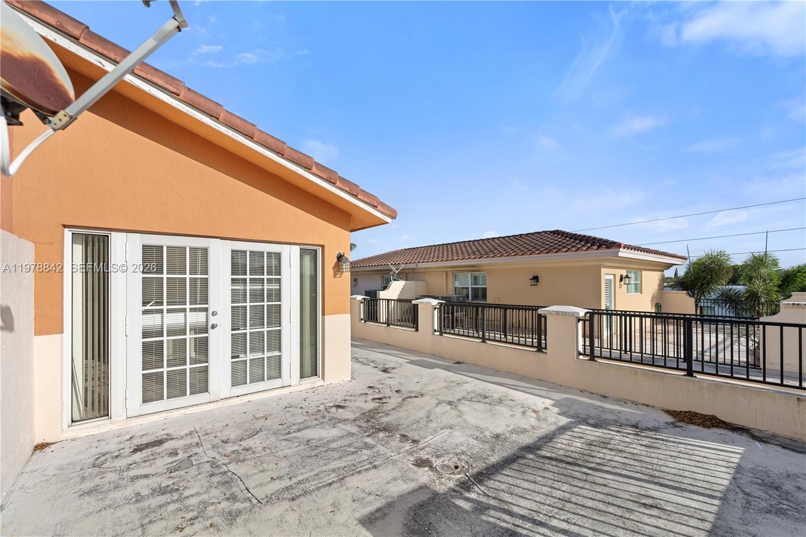 Tarpon River - Residential