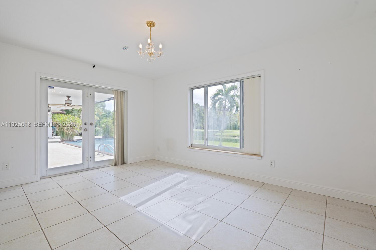 CHARLOTTE ESTATES - Residential