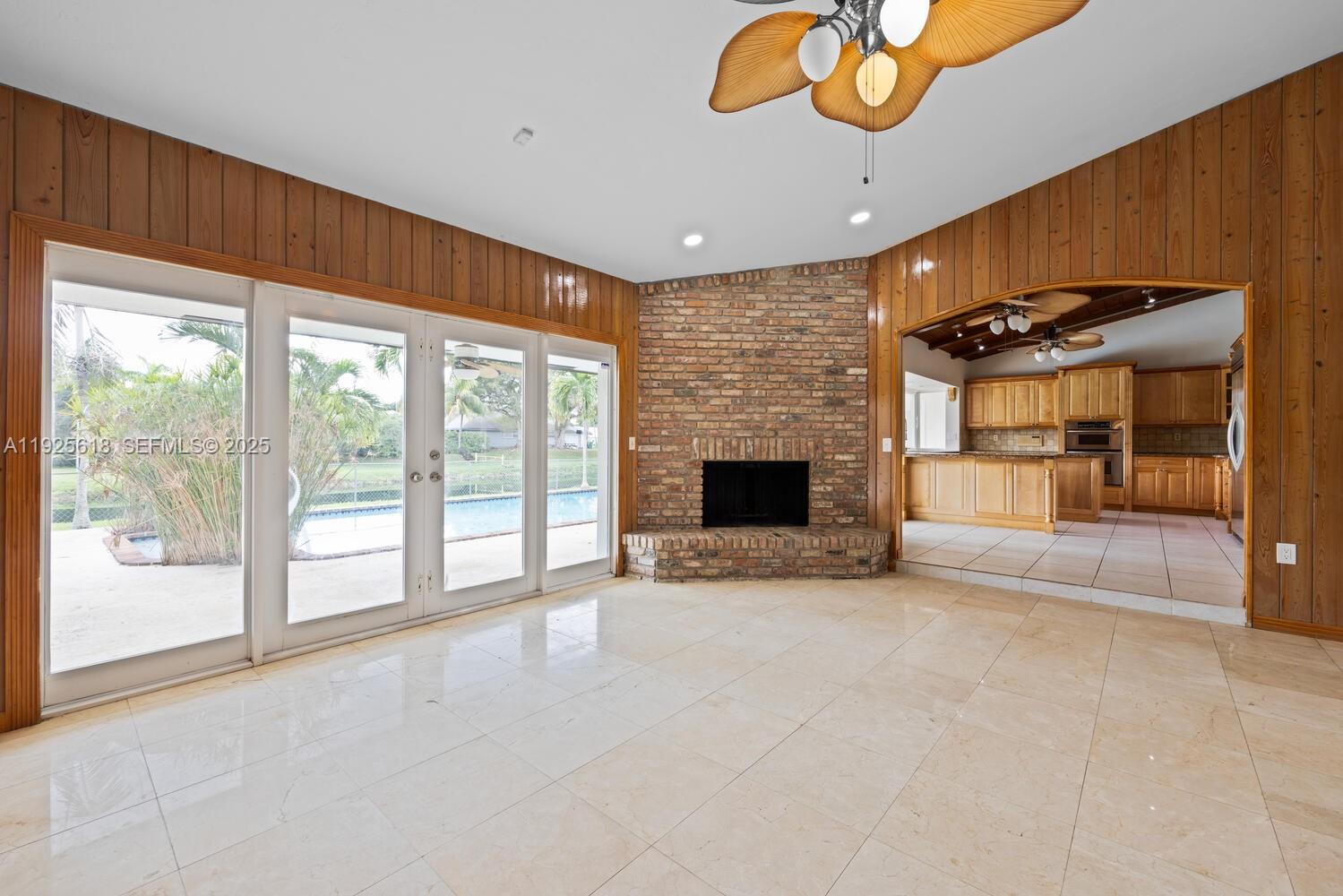 CHARLOTTE ESTATES - Residential