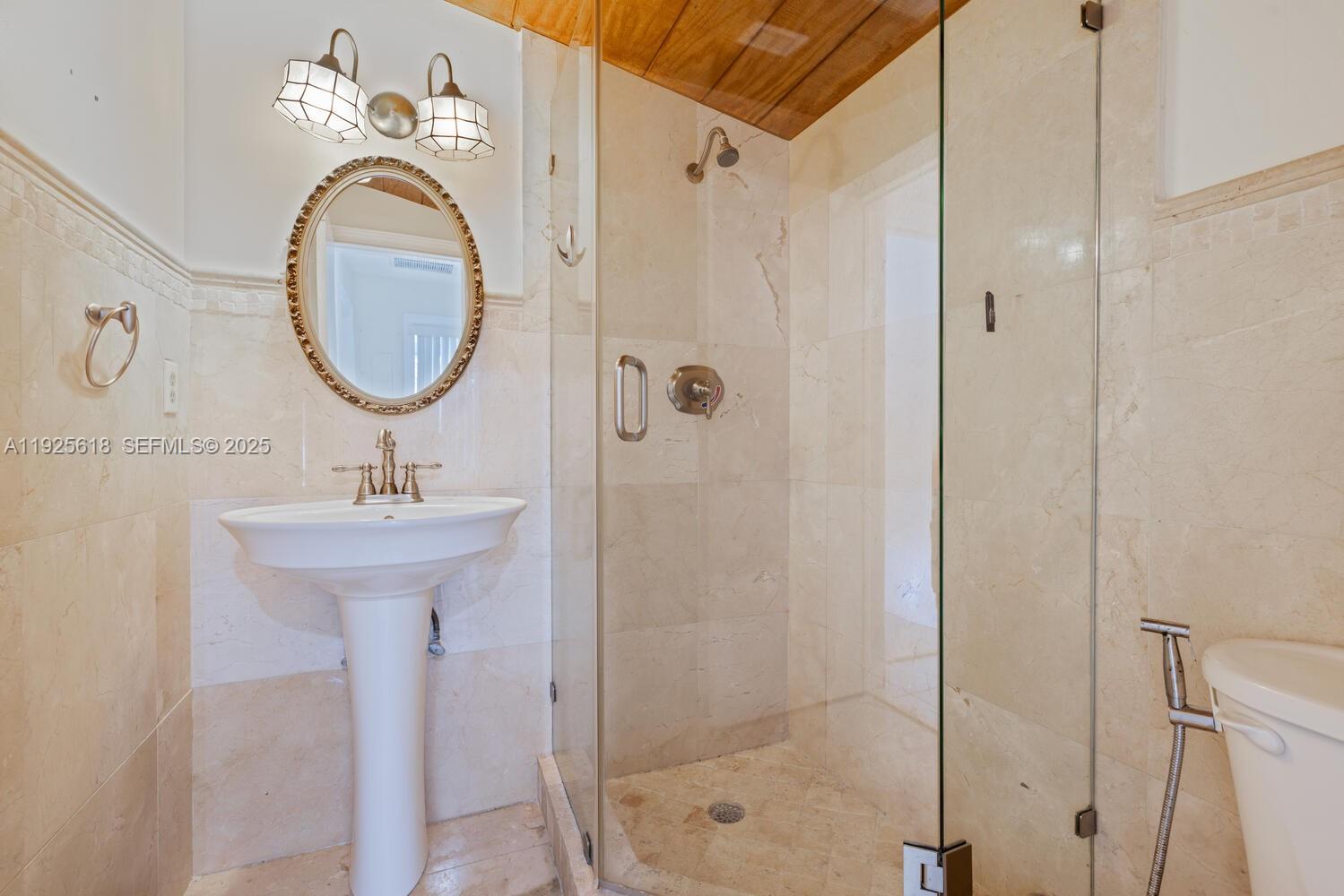 CHARLOTTE ESTATES - Residential