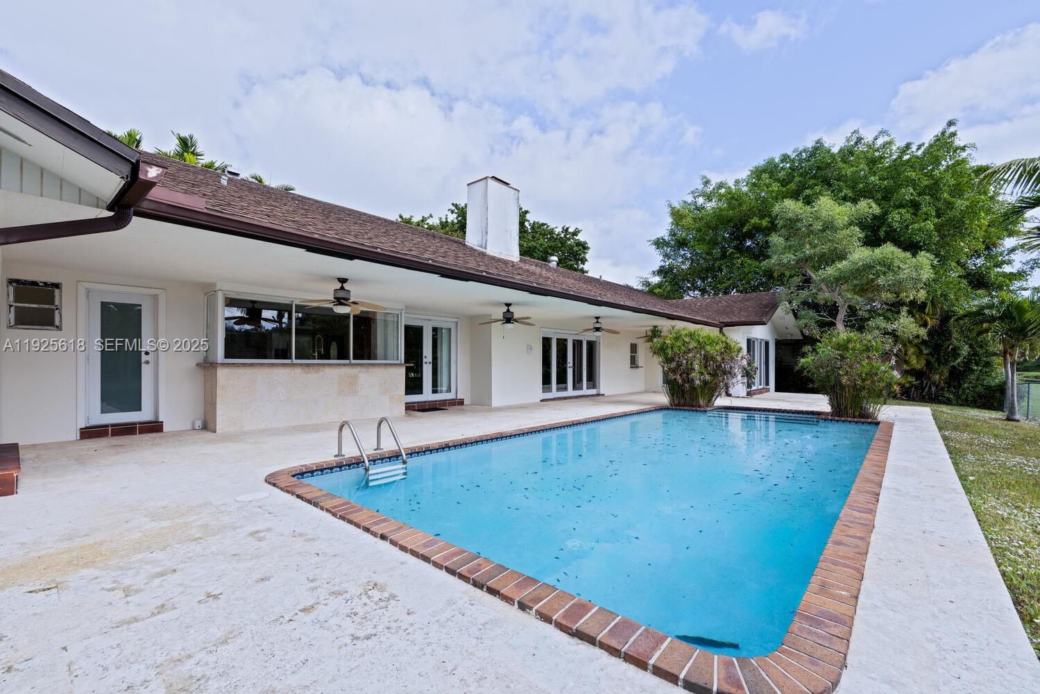 CHARLOTTE ESTATES - Residential