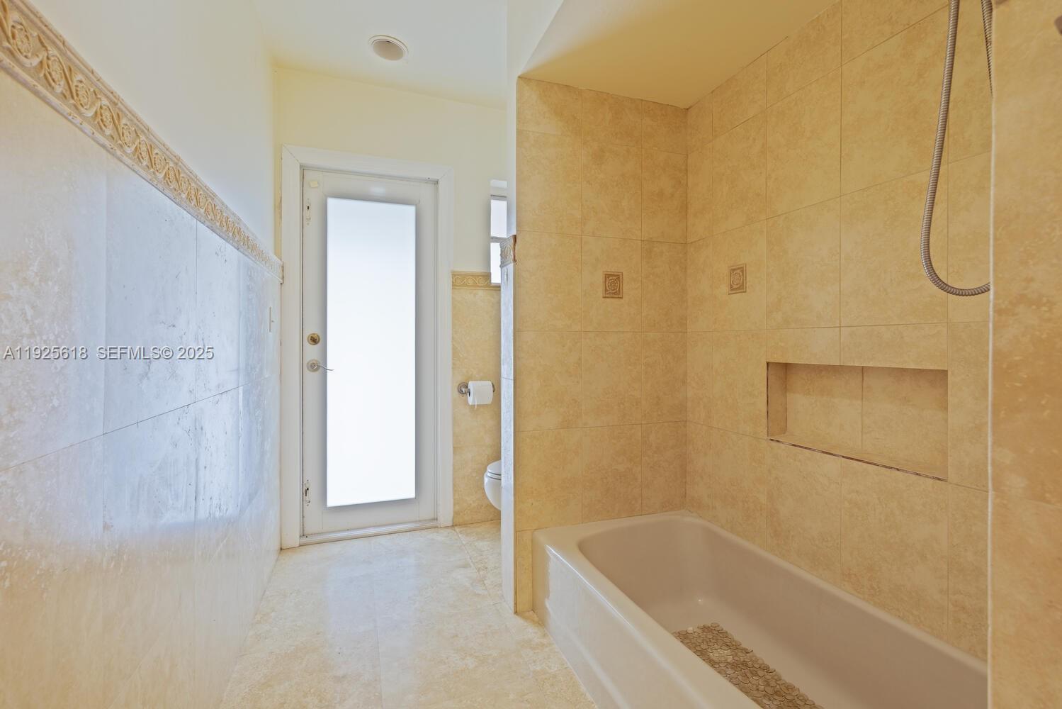 CHARLOTTE ESTATES - Residential