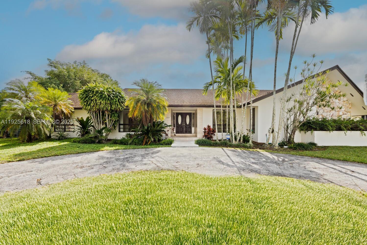 CHARLOTTE ESTATES - Residential