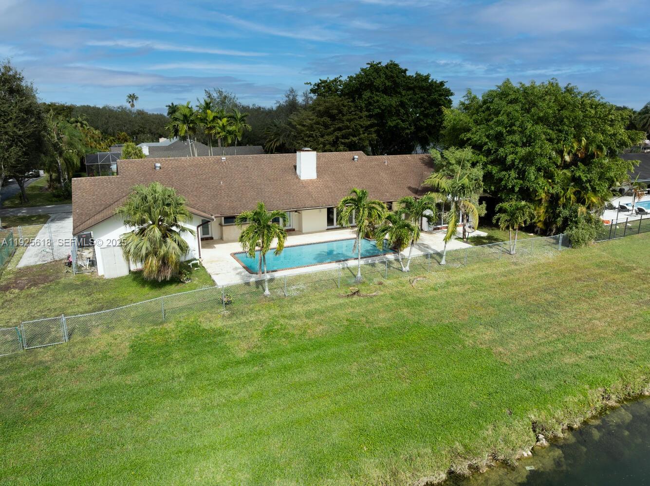 CHARLOTTE ESTATES - Residential