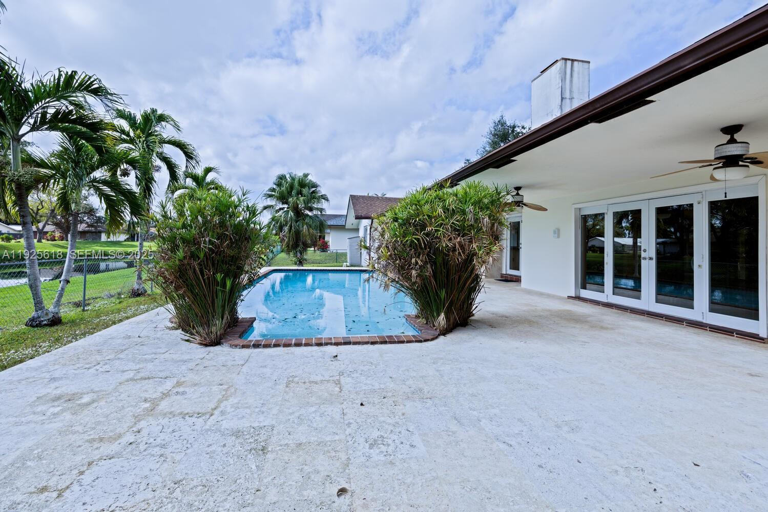 CHARLOTTE ESTATES - Residential