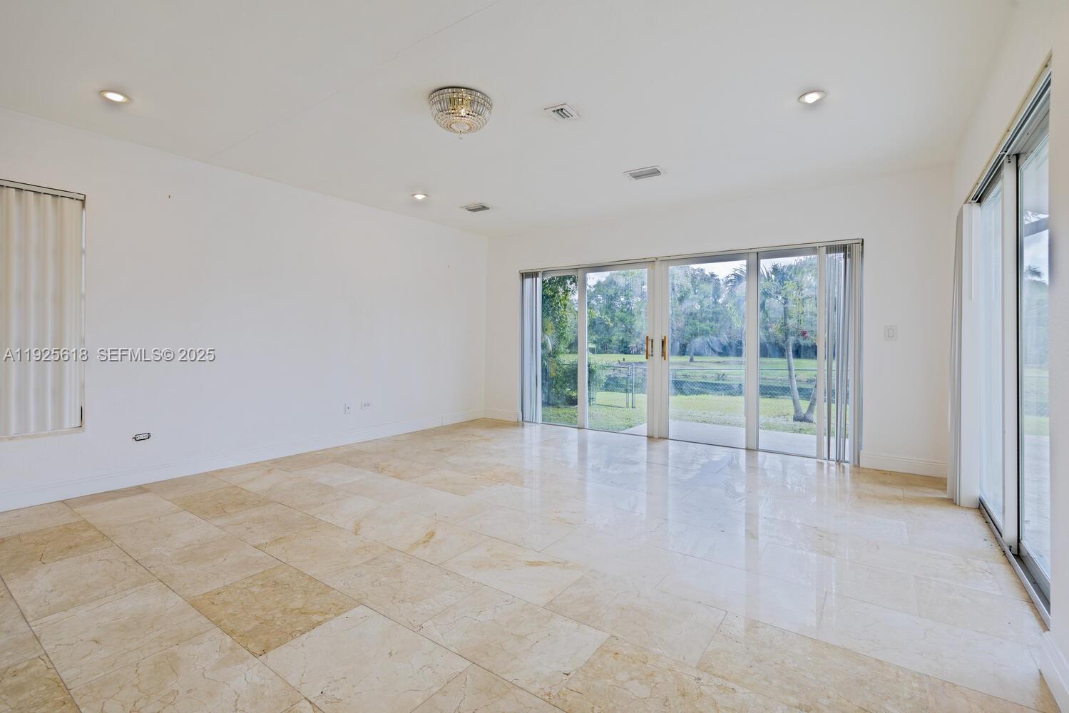 CHARLOTTE ESTATES - Residential