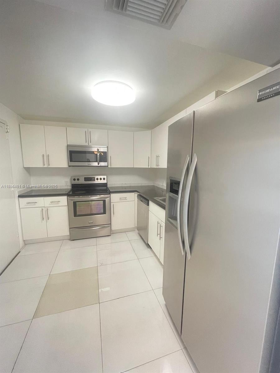 KEYSTONE HARBOR CLUB COND - Residential