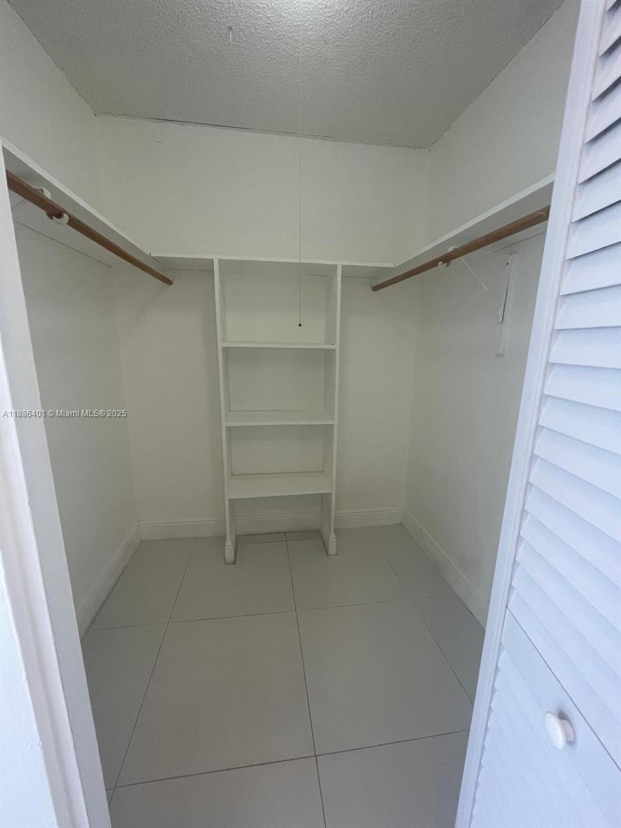 KEYSTONE HARBOR CLUB COND - Residential