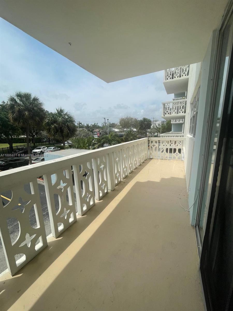 KEYSTONE HARBOR CLUB COND - Residential