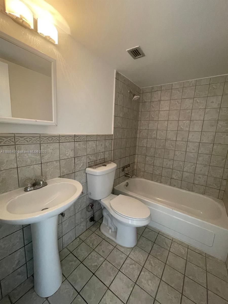 KEYSTONE HARBOR CLUB COND - Residential