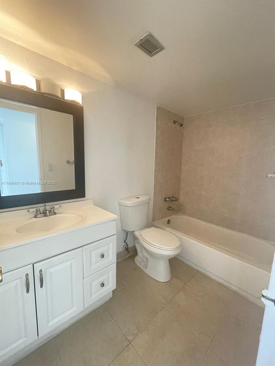KEYSTONE HARBOR CLUB COND - Residential