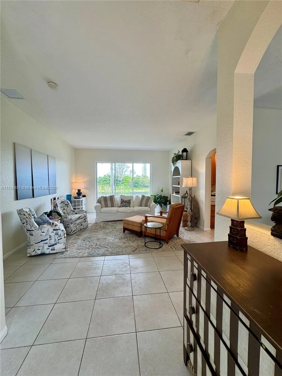 Pembroke Pines, Florida 33028, United States, 4 Bedrooms Bedrooms, ,3 BathroomsBathrooms,Residential,Active,123203