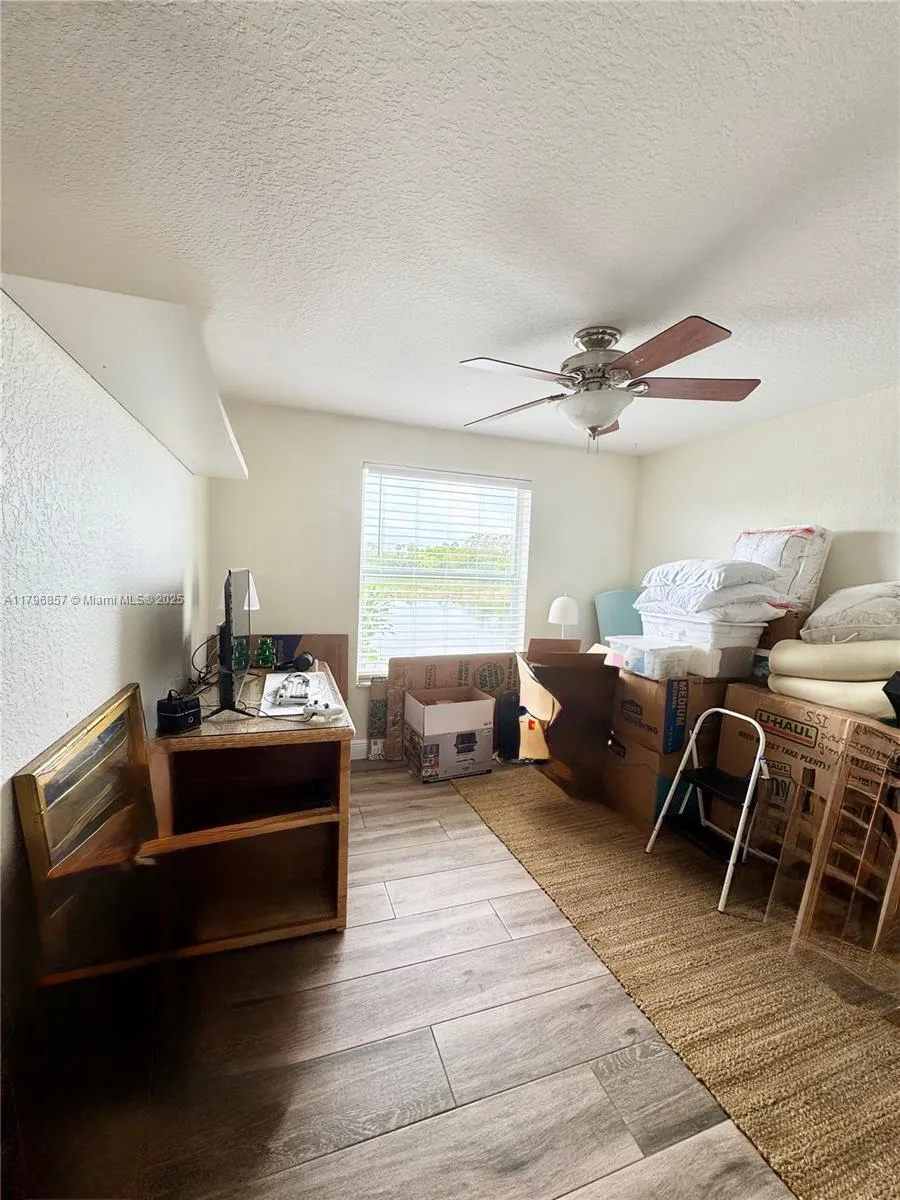 Pembroke Pines, Florida 33028, United States, 4 Bedrooms Bedrooms, ,3 BathroomsBathrooms,Residential,Active,123203