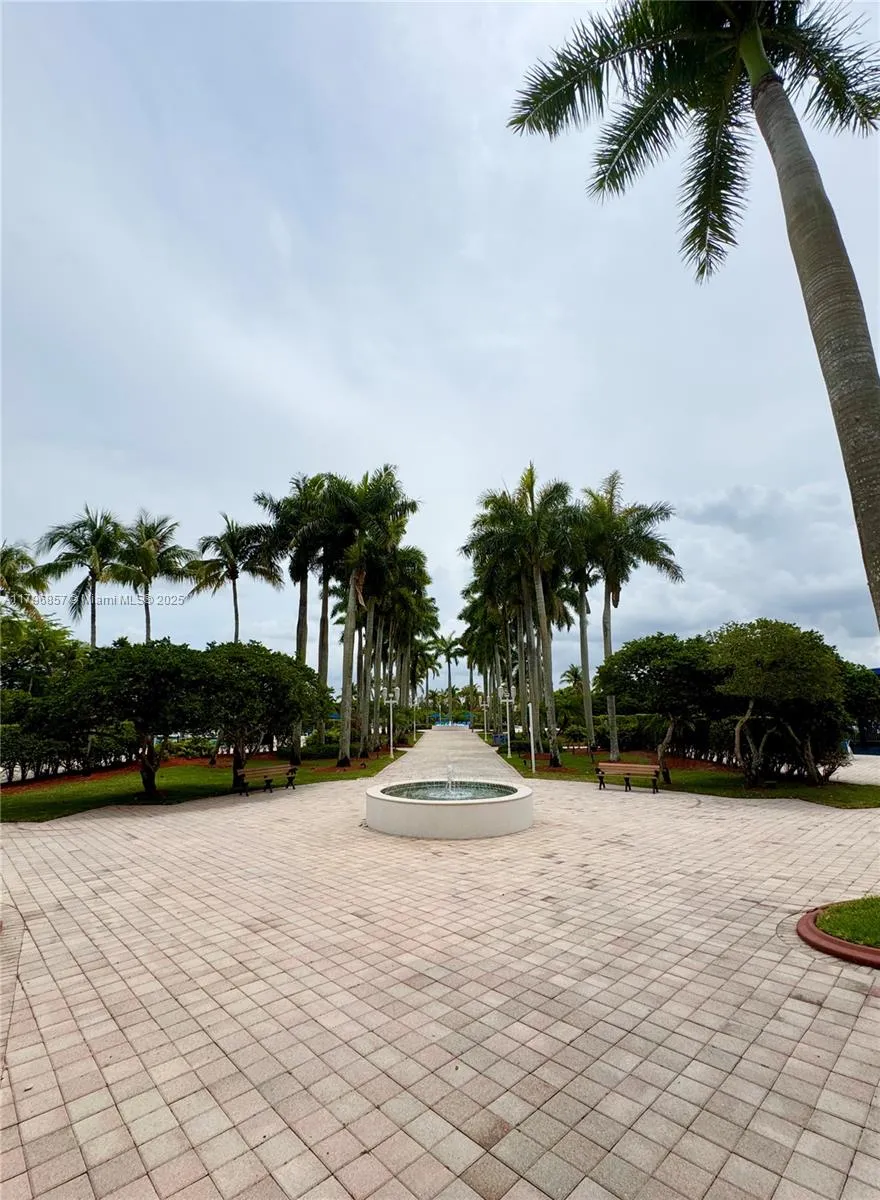 Pembroke Pines, Florida 33028, United States, 4 Bedrooms Bedrooms, ,3 BathroomsBathrooms,Residential,Active,123203