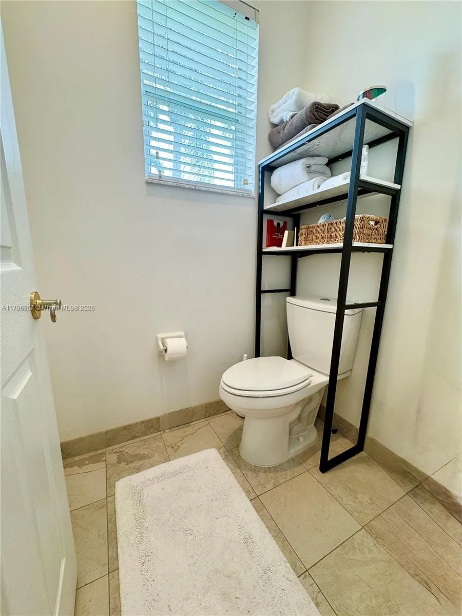 Pembroke Pines, Florida 33028, United States, 4 Bedrooms Bedrooms, ,3 BathroomsBathrooms,Residential,Active,123203