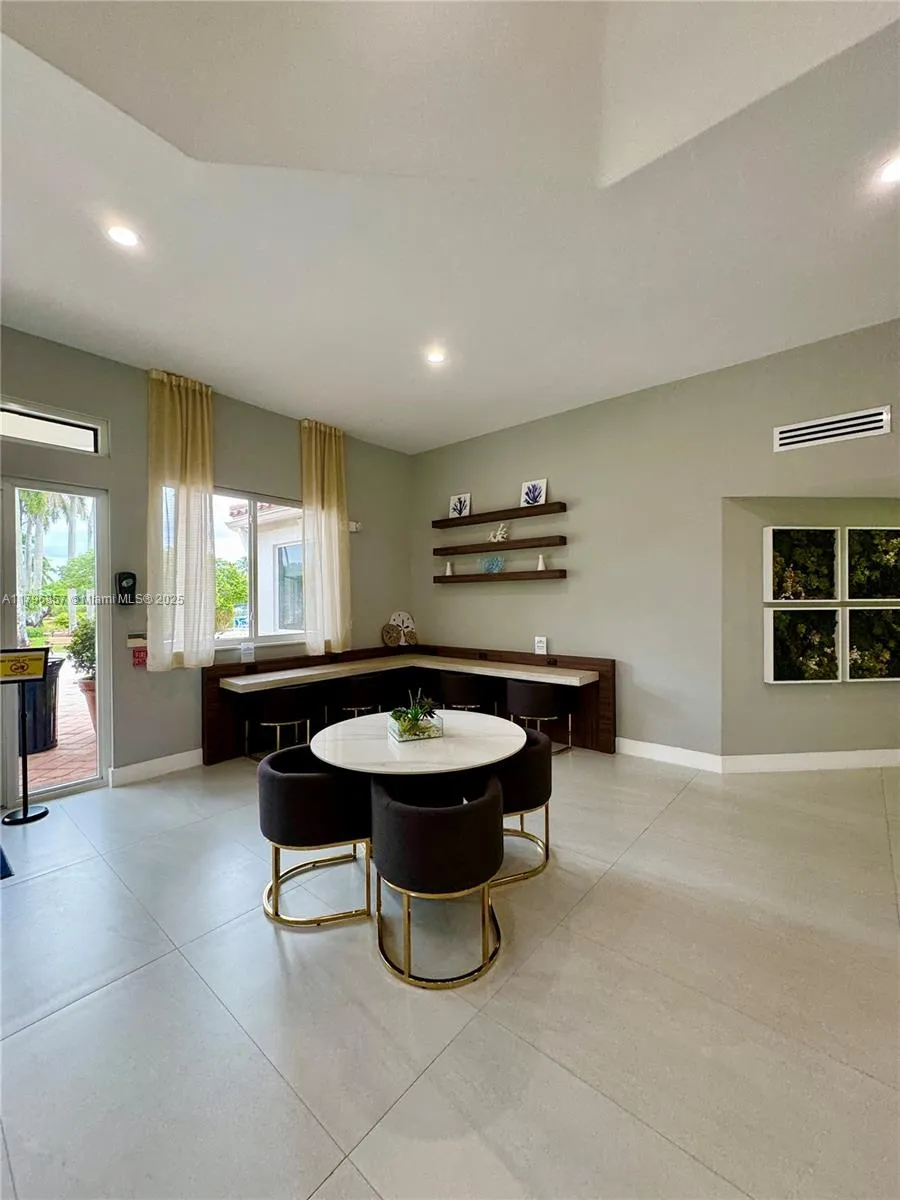 Pembroke Pines, Florida 33028, United States, 4 Bedrooms Bedrooms, ,3 BathroomsBathrooms,Residential,Active,123203