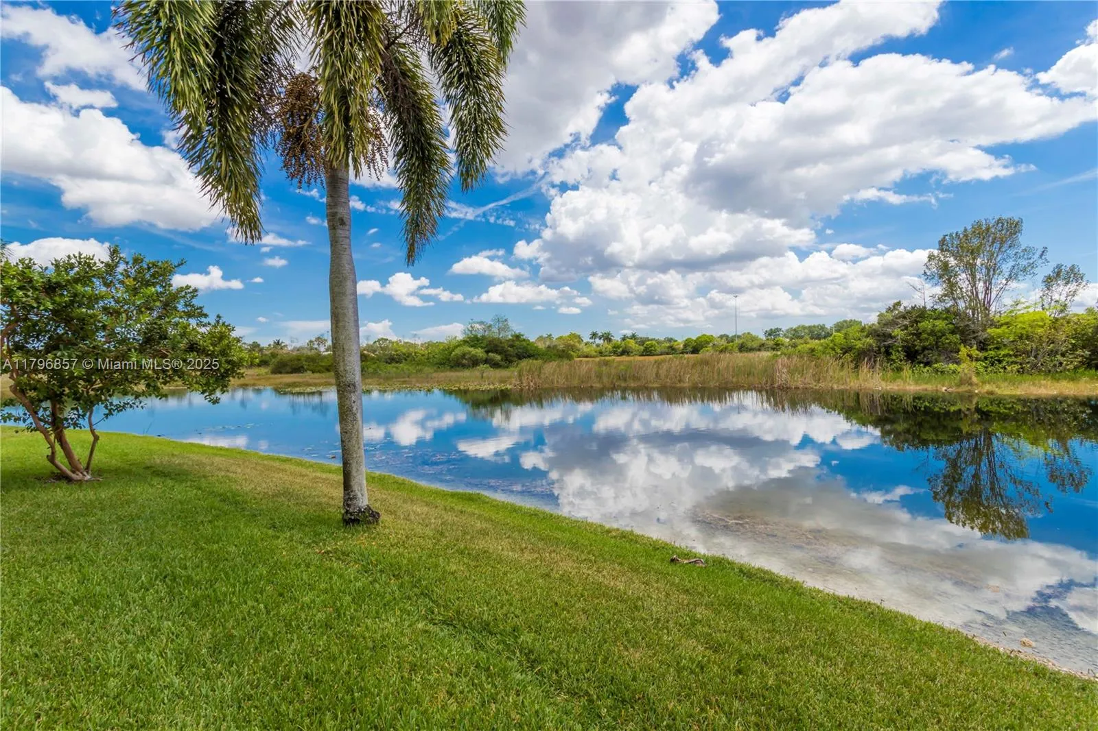 Pembroke Pines, Florida 33028, United States, 4 Bedrooms Bedrooms, ,3 BathroomsBathrooms,Residential,Active,123203