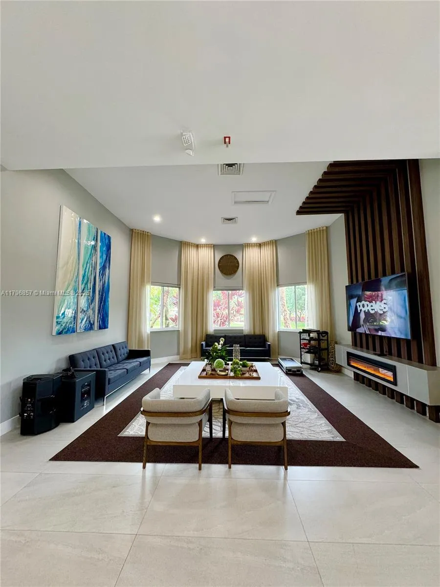 Pembroke Pines, Florida 33028, United States, 4 Bedrooms Bedrooms, ,3 BathroomsBathrooms,Residential,Active,123203