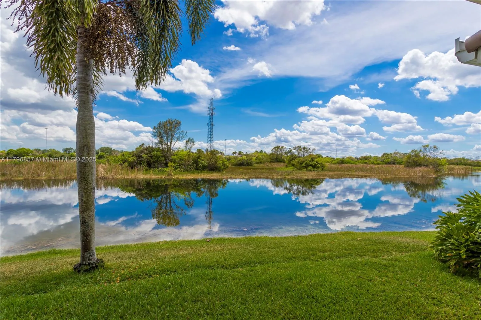 Pembroke Pines, Florida 33028, United States, 4 Bedrooms Bedrooms, ,3 BathroomsBathrooms,Residential,Active,123203