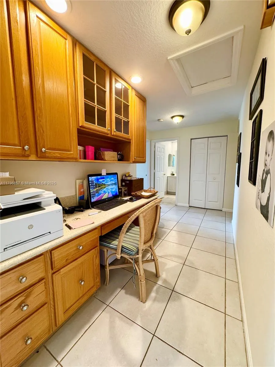 Pembroke Pines, Florida 33028, United States, 4 Bedrooms Bedrooms, ,3 BathroomsBathrooms,Residential,Active,123203