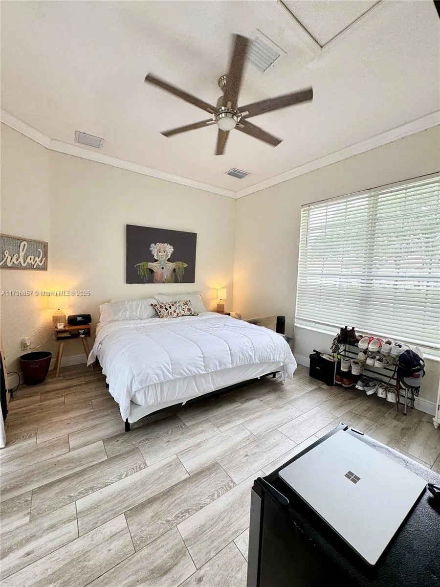 Pembroke Pines, Florida 33028, United States, 4 Bedrooms Bedrooms, ,3 BathroomsBathrooms,Residential,Active,123203