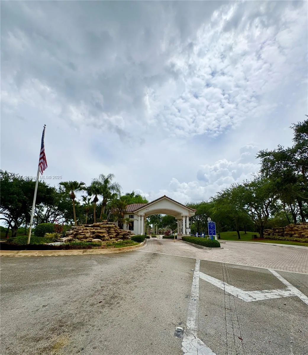 Pembroke Pines, Florida 33028, United States, 4 Bedrooms Bedrooms, ,3 BathroomsBathrooms,Residential,Active,123203