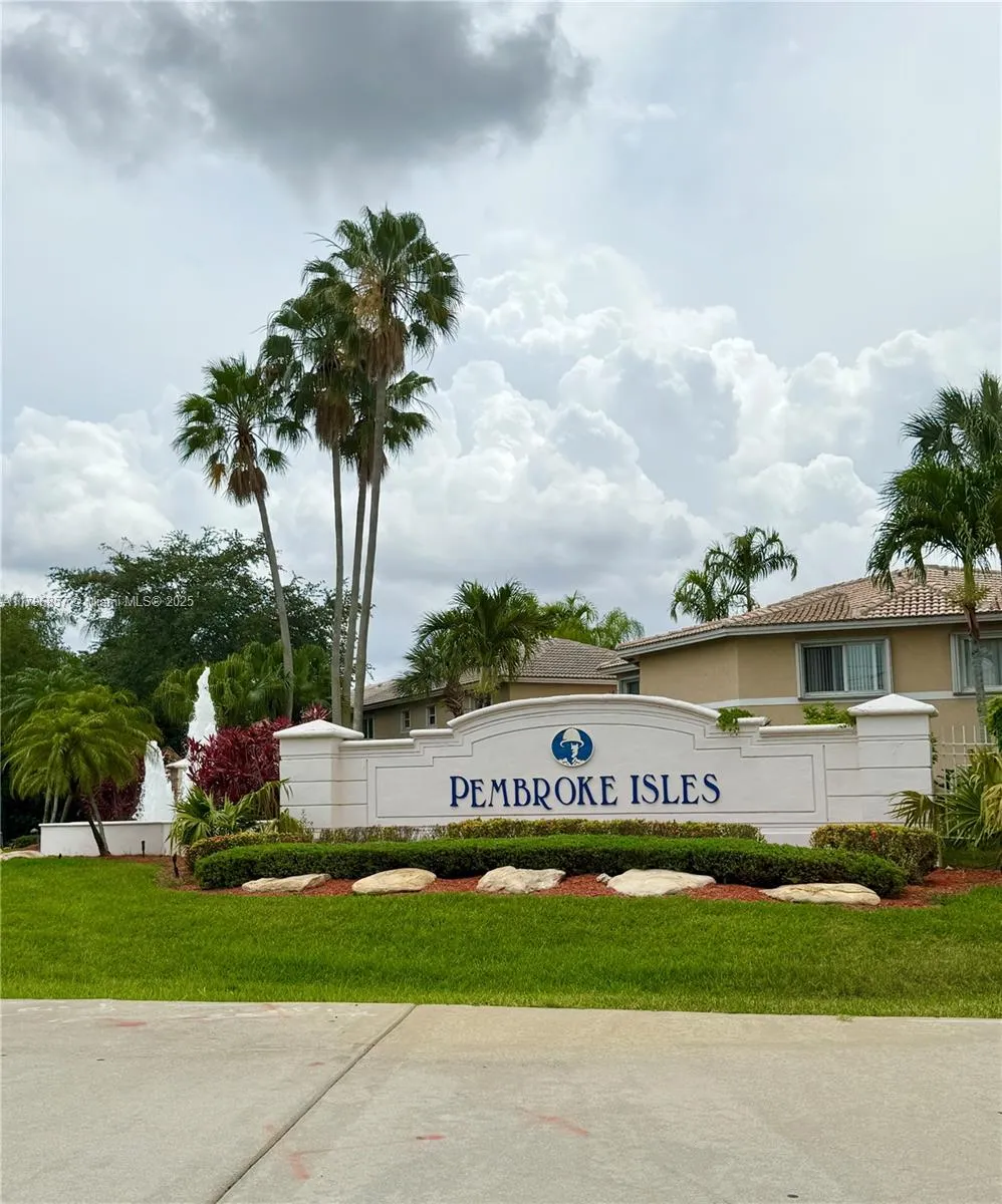 Pembroke Pines, Florida 33028, United States, 4 Bedrooms Bedrooms, ,3 BathroomsBathrooms,Residential,Active,123203