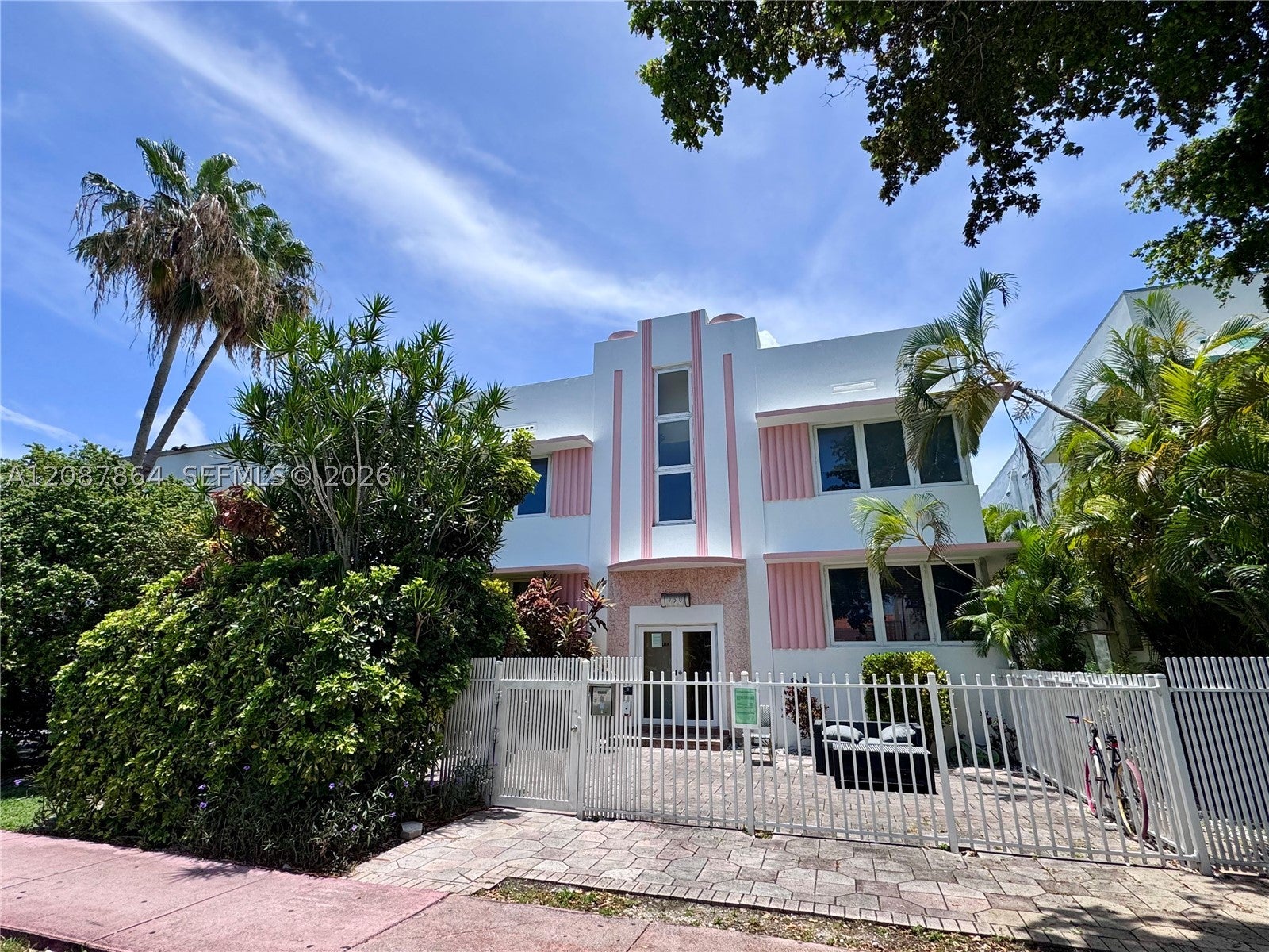 750 Jefferson Ave 04