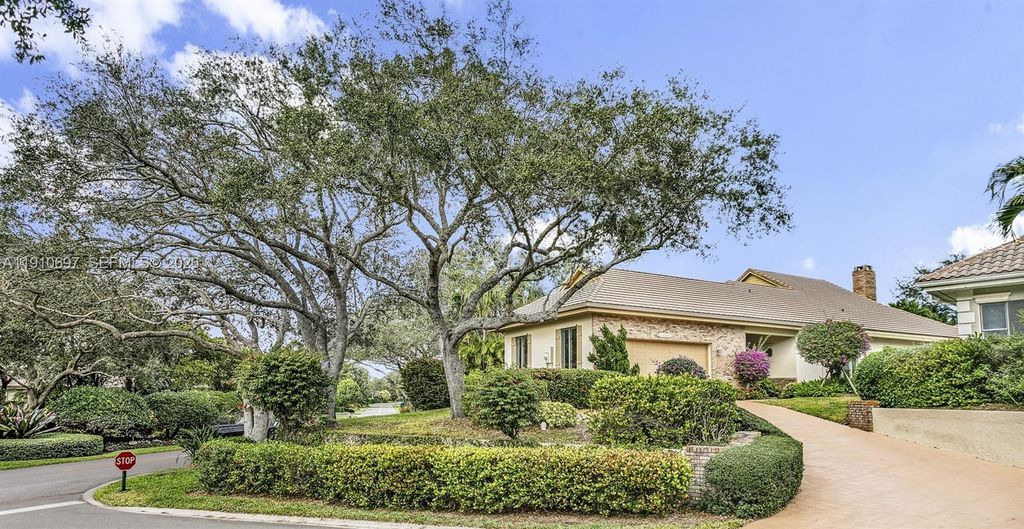 Photo of 12001 SE Prestwick Ter, Tequesta, FL 33469 (MLS # A11910697)