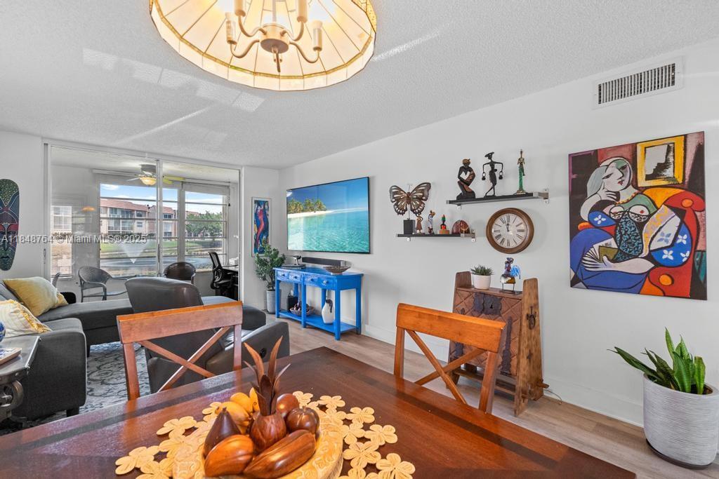 9181 Sunrise Lakes Blvd 108, Sunrise, FL, 33322/$89,900 1 9181 Sunrise Lakes Blvd 108