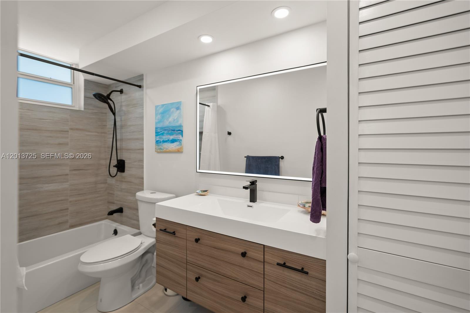 POINT EAST SEC II CONDO - Residential