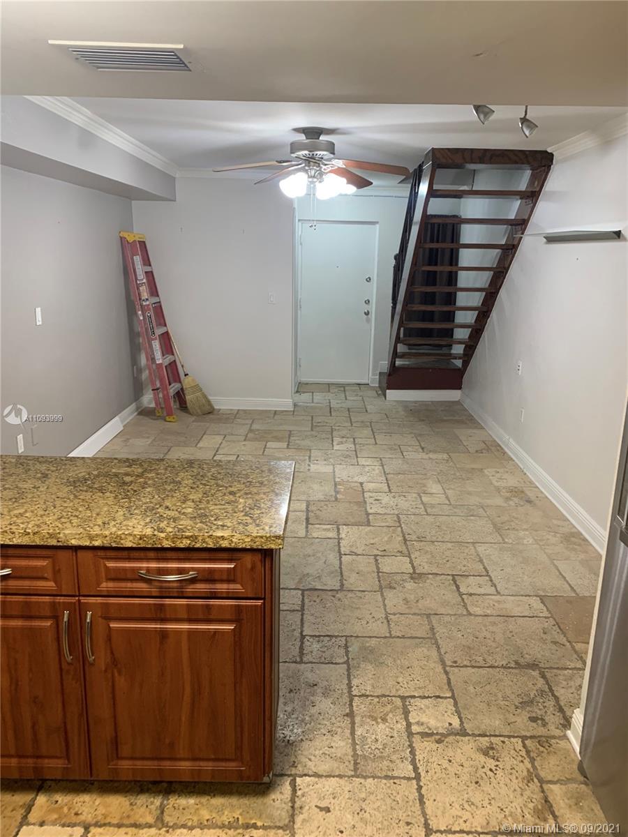 VISTA DEL LAGO CONDO II - Residential Lease