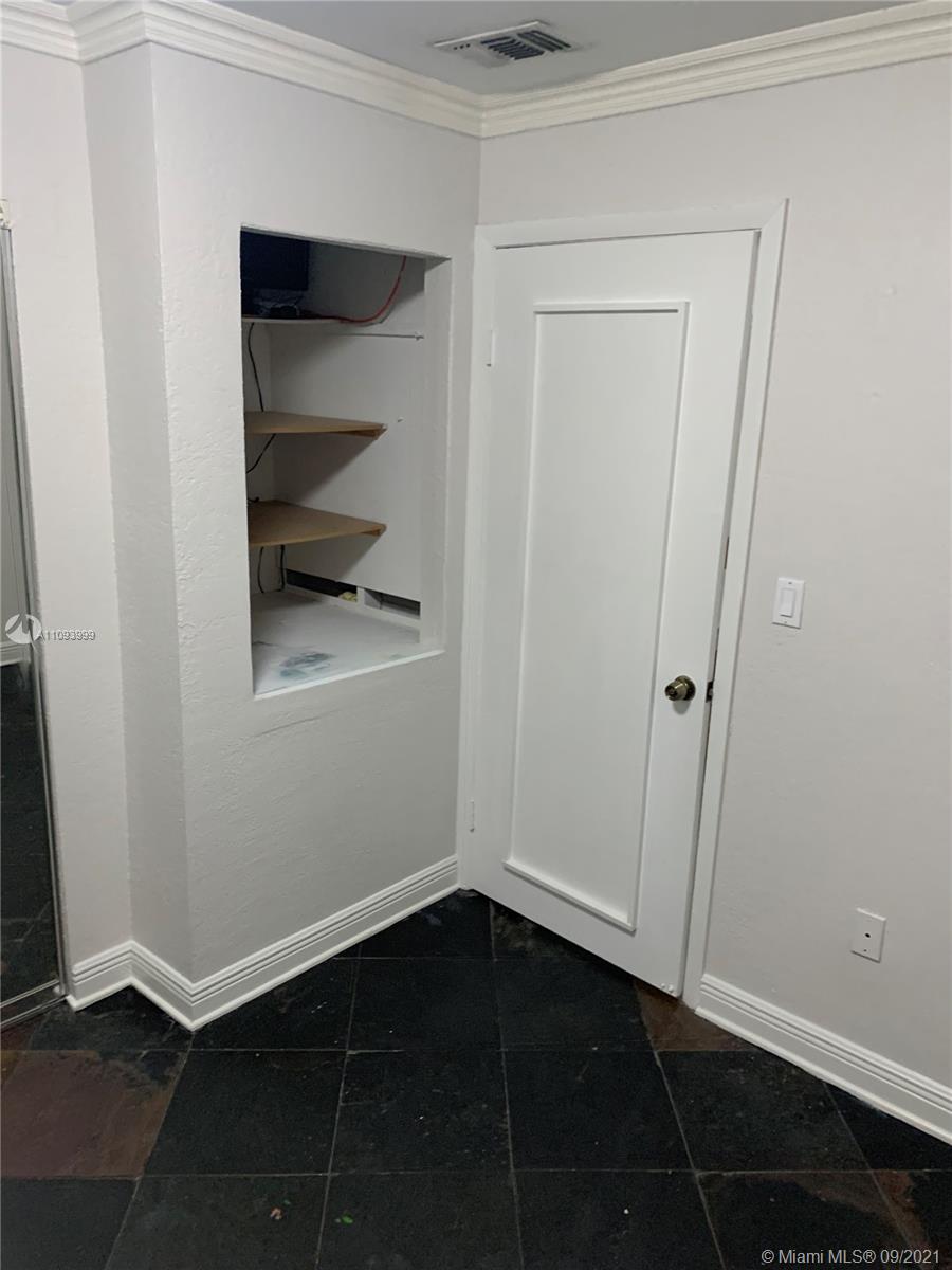 VISTA DEL LAGO CONDO II - Residential Lease