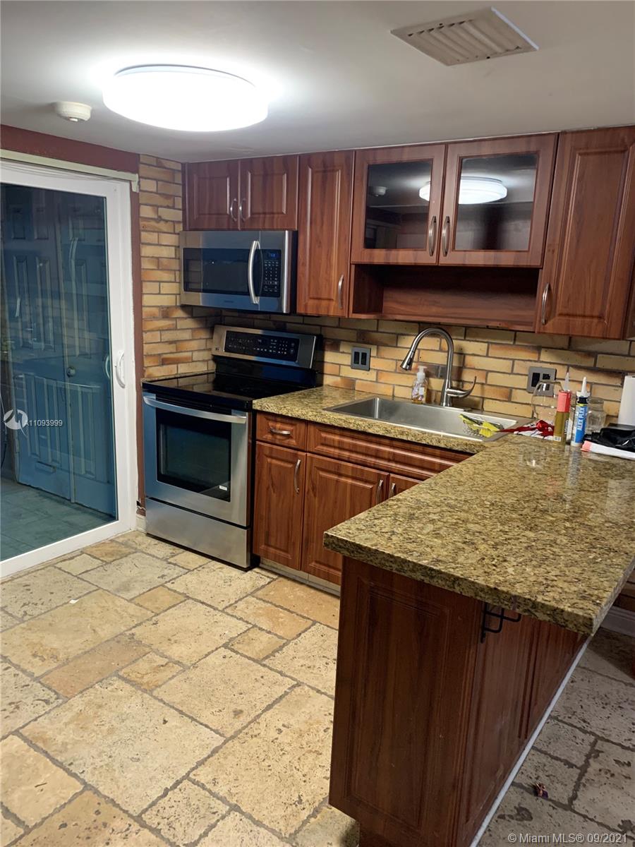 VISTA DEL LAGO CONDO II - Residential Lease