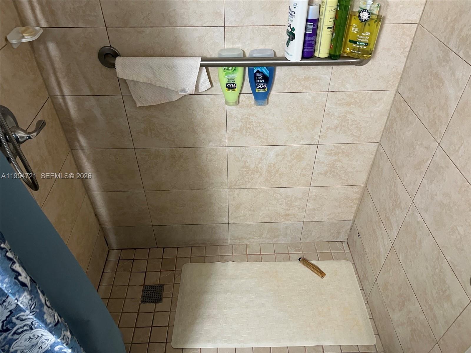 SOVEREIGNS CONDO - Residential