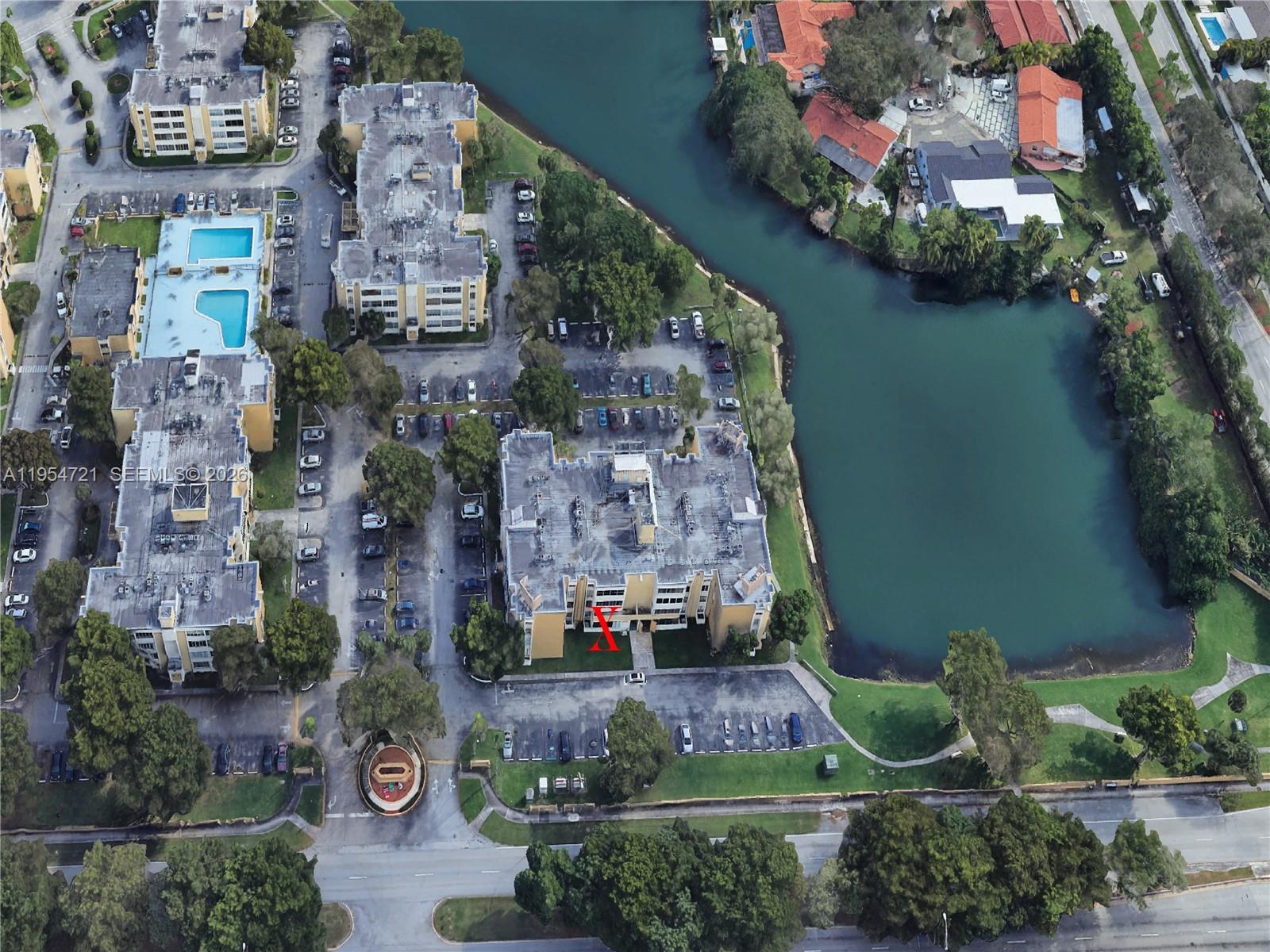 SOVEREIGNS CONDO - Residential