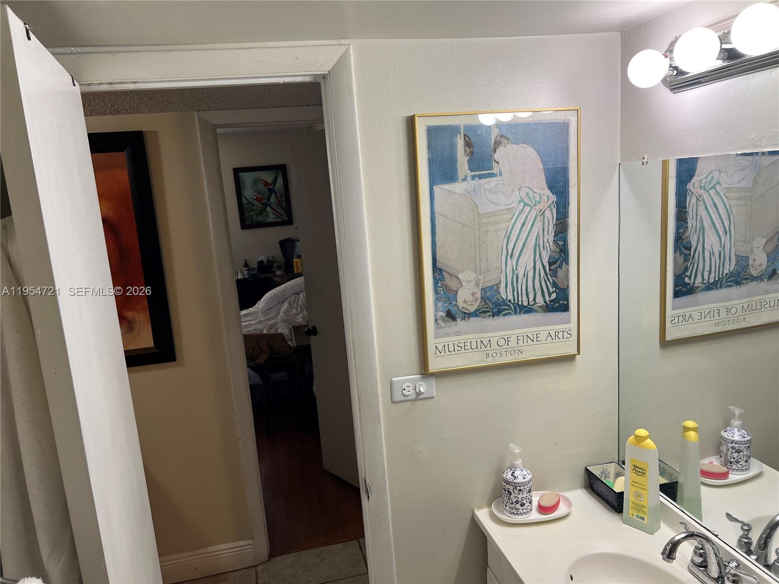 SOVEREIGNS CONDO - Residential