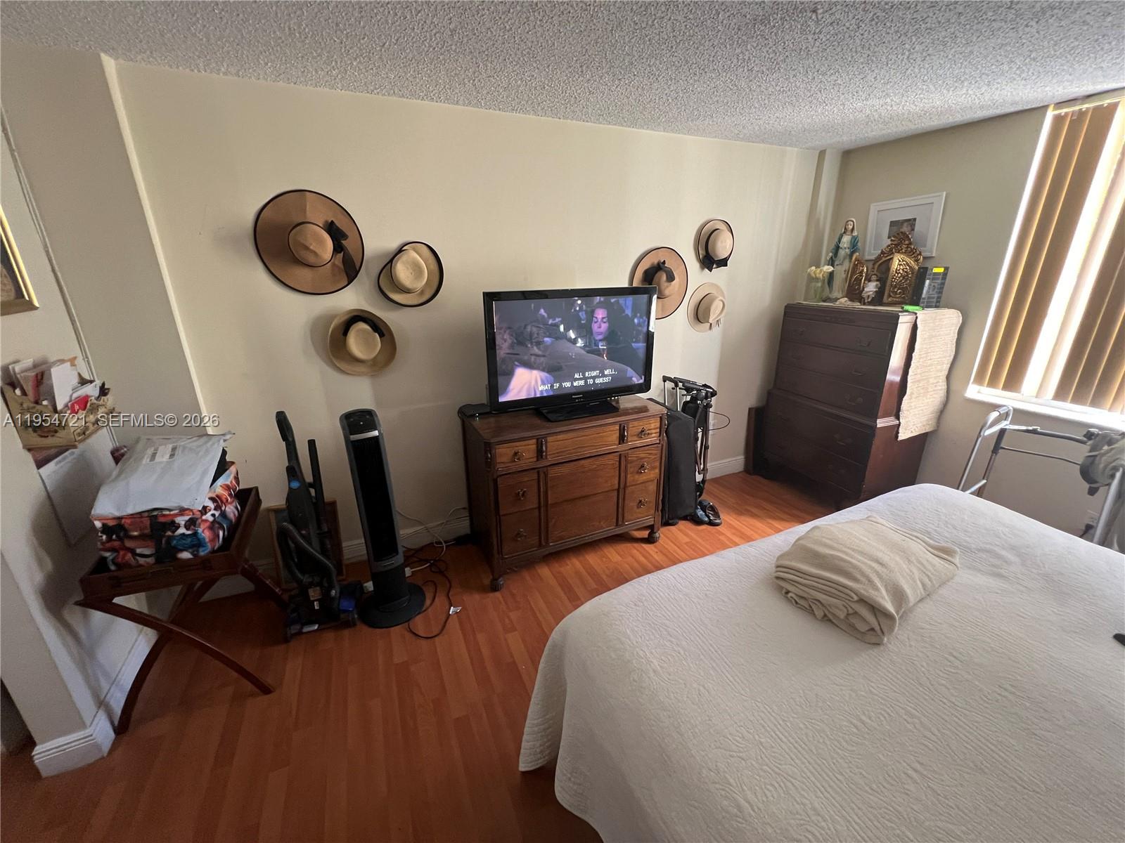 SOVEREIGNS CONDO - Residential