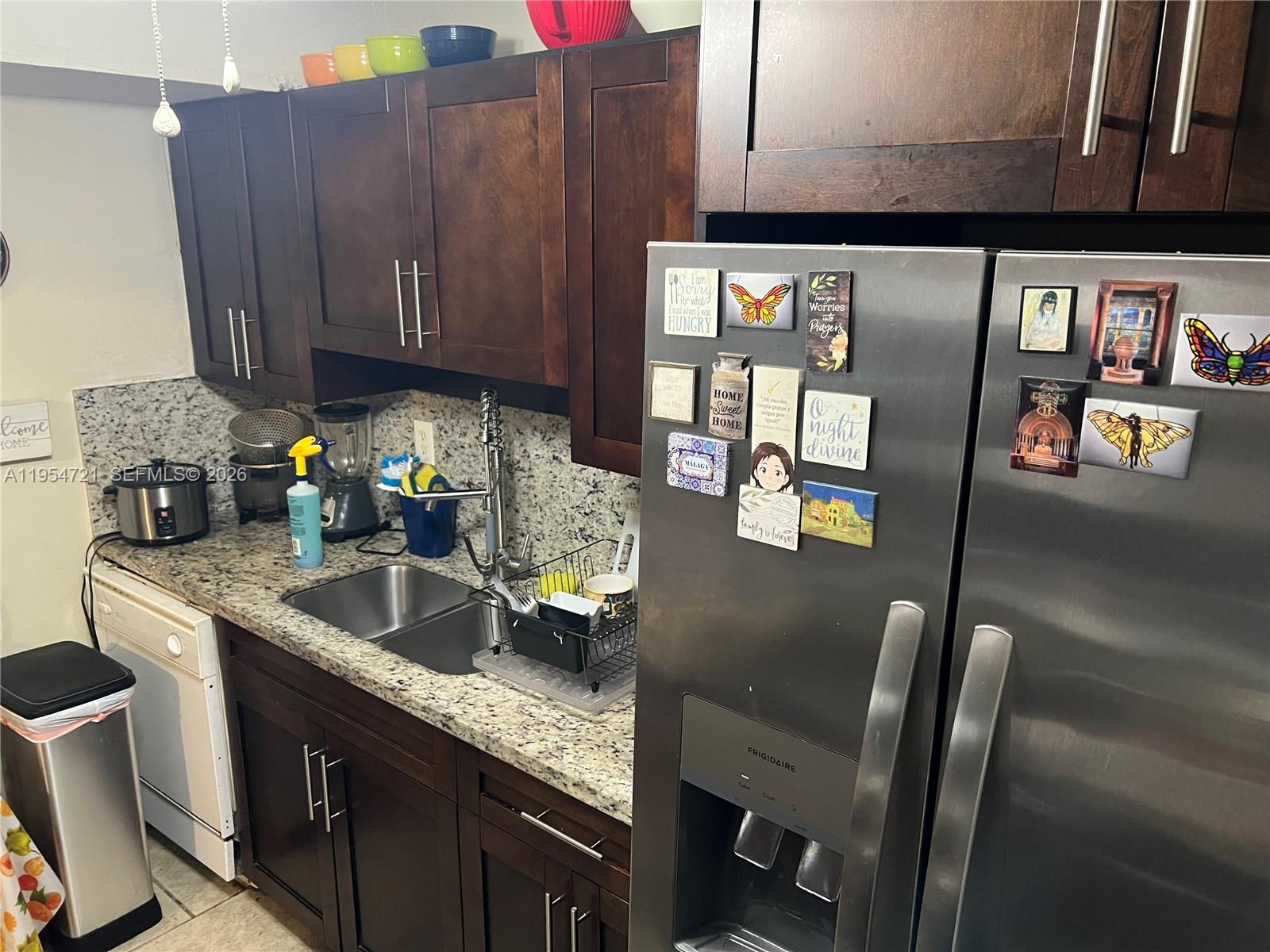 SOVEREIGNS CONDO - Residential